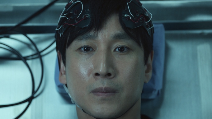 ‘Dr. Brain’ Trailer: ‘I Saw The Devil’ Director Hits Apple With An Insane Series Starring ‘Parasite’ Actor Lee Sun-kyun