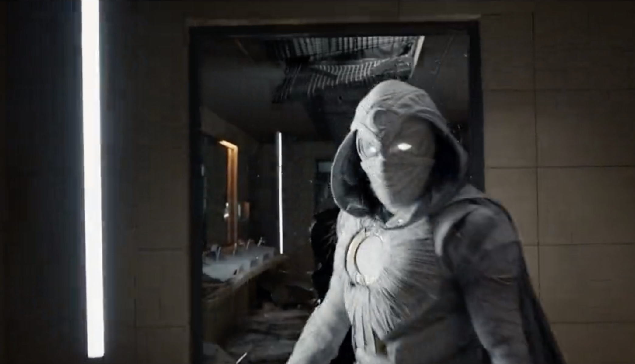 ‘Moon Knight’ Trailer: Oscar Isaac Embraces Chaos As Marvel’s Nocturnal Hero