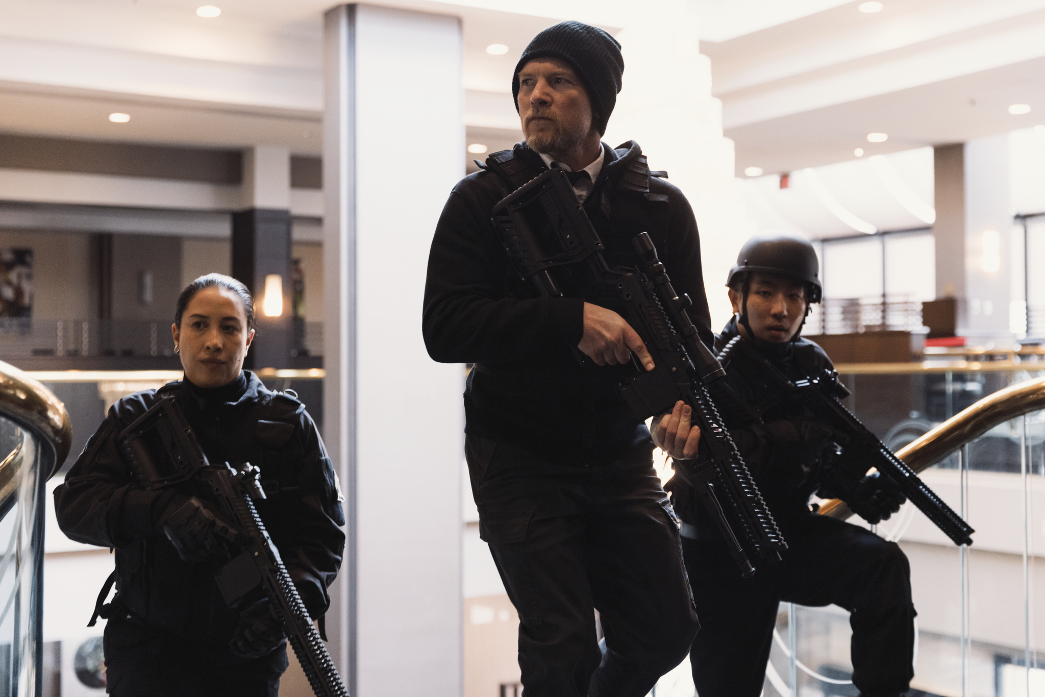 ‘Simulant’ Trailer: Sam Worthington Hunts Android Robbie Amell In New Sci-Fi Thriller