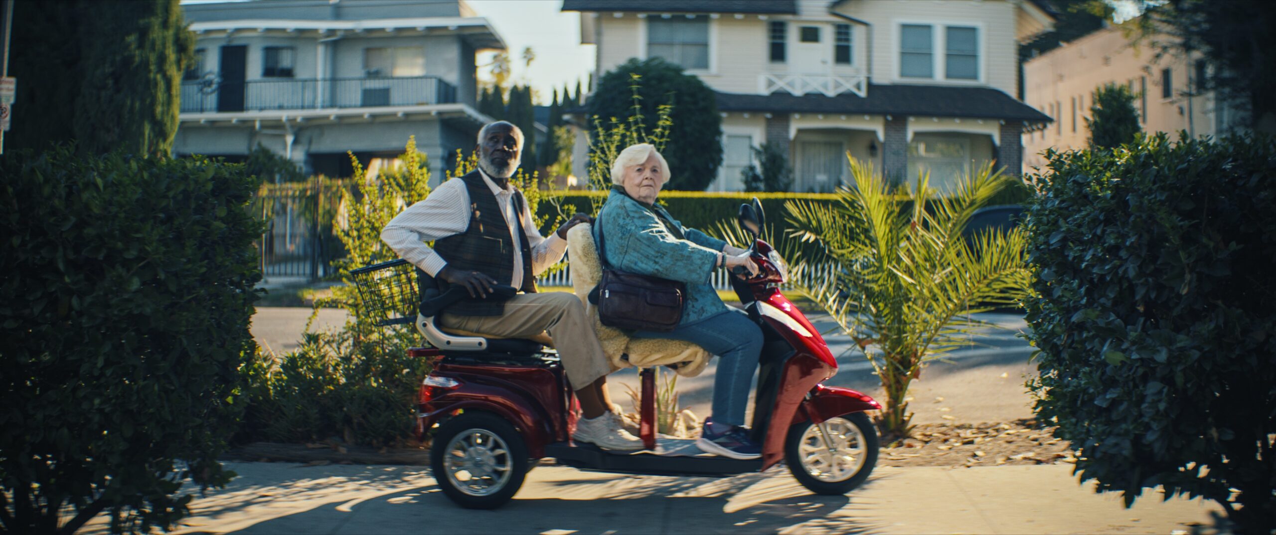 June Squibb and Richard Roundtree in THELMA
