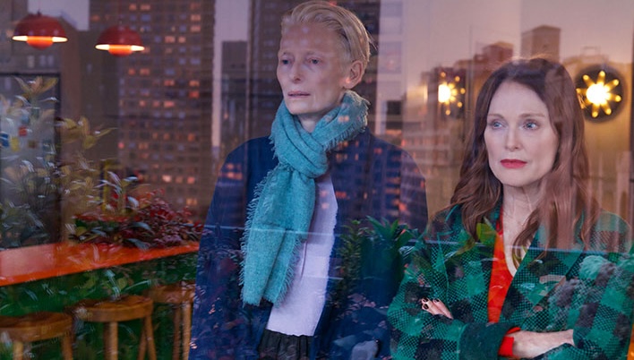 Tilda Swinton and Julianne Moore in THE ROOM NEXT DOOR